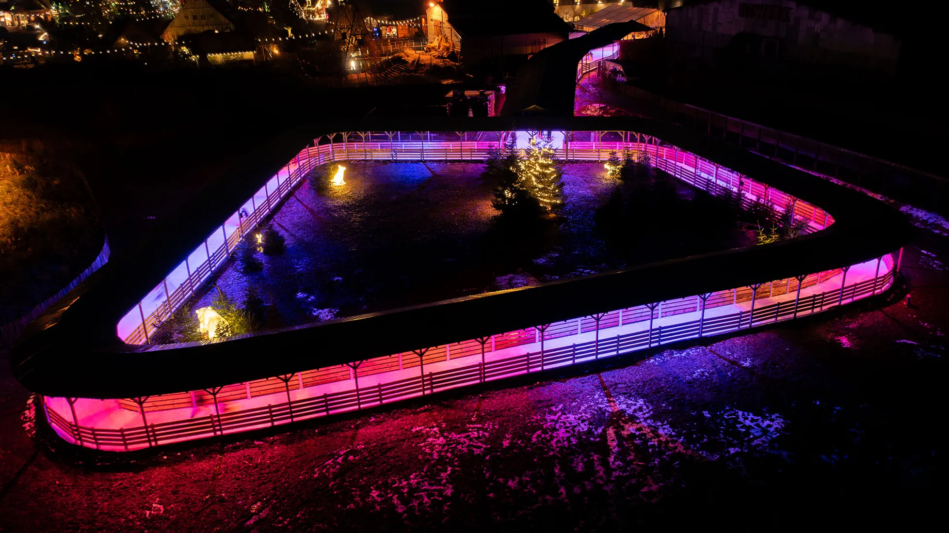 Skateway Rövershagen abends beleuchtet