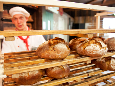 Selbstgemachtes Brot aus der Hof Bäckerei - Karls